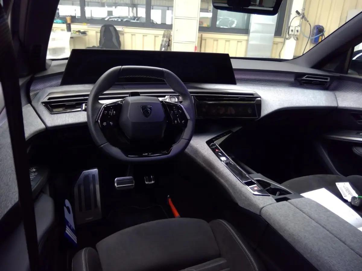 GT Avantage 73 kWh 7p | Fase 3 laden | SOH 100% | Luxe stoelen | Elektrische verstelbare stoelen | Alcantara | NL auto |