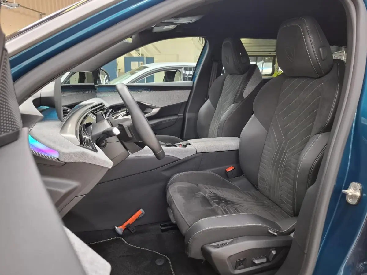 GT Avantage 73 kWh 7p | Fase 3 laden | SOH 97% | Luxe stoelen | Elektrische verstelbare stoelen | Alcantara | NL auto |