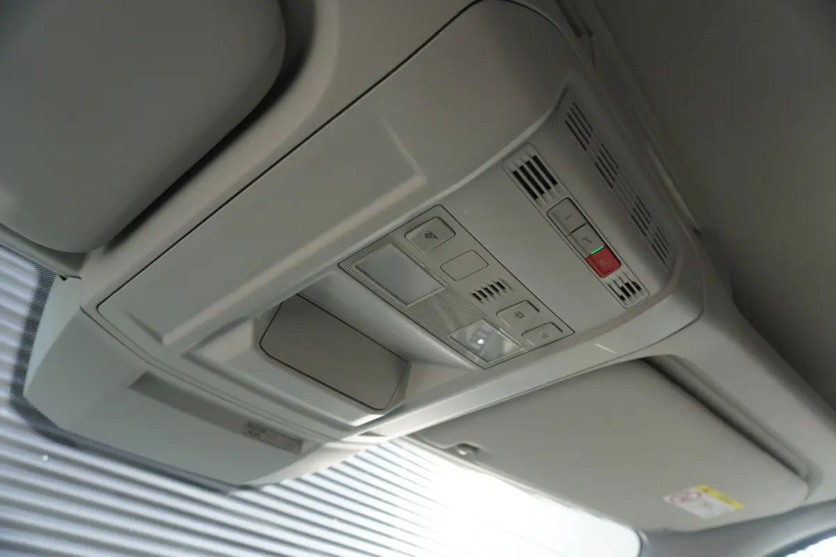 163pk Automaat Kipper Dubbellucht N1 Cruise control Apple Carplay Camera 3500kg Trekgewicht Trekhaak