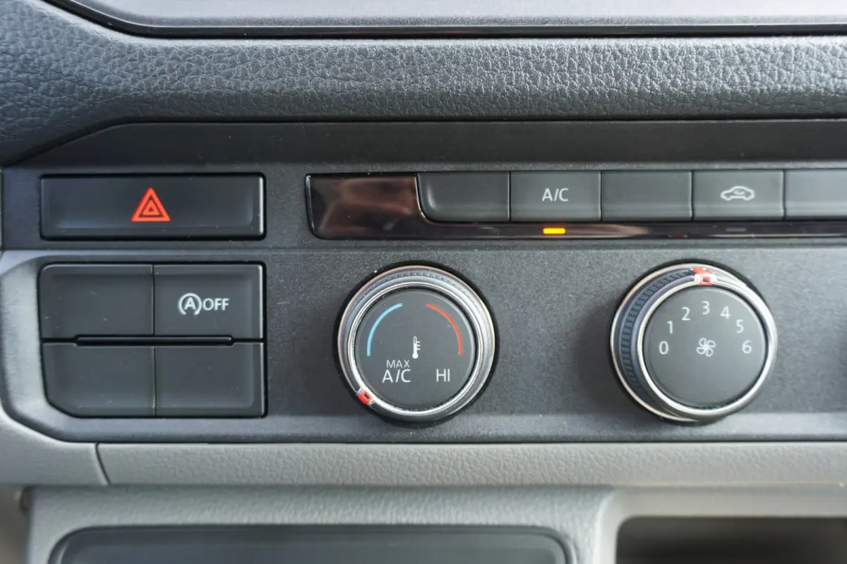 163pk Automaat Kipper Dubbellucht N1 Cruise control Apple Carplay Camera 3500kg Trekgewicht Trekhaak