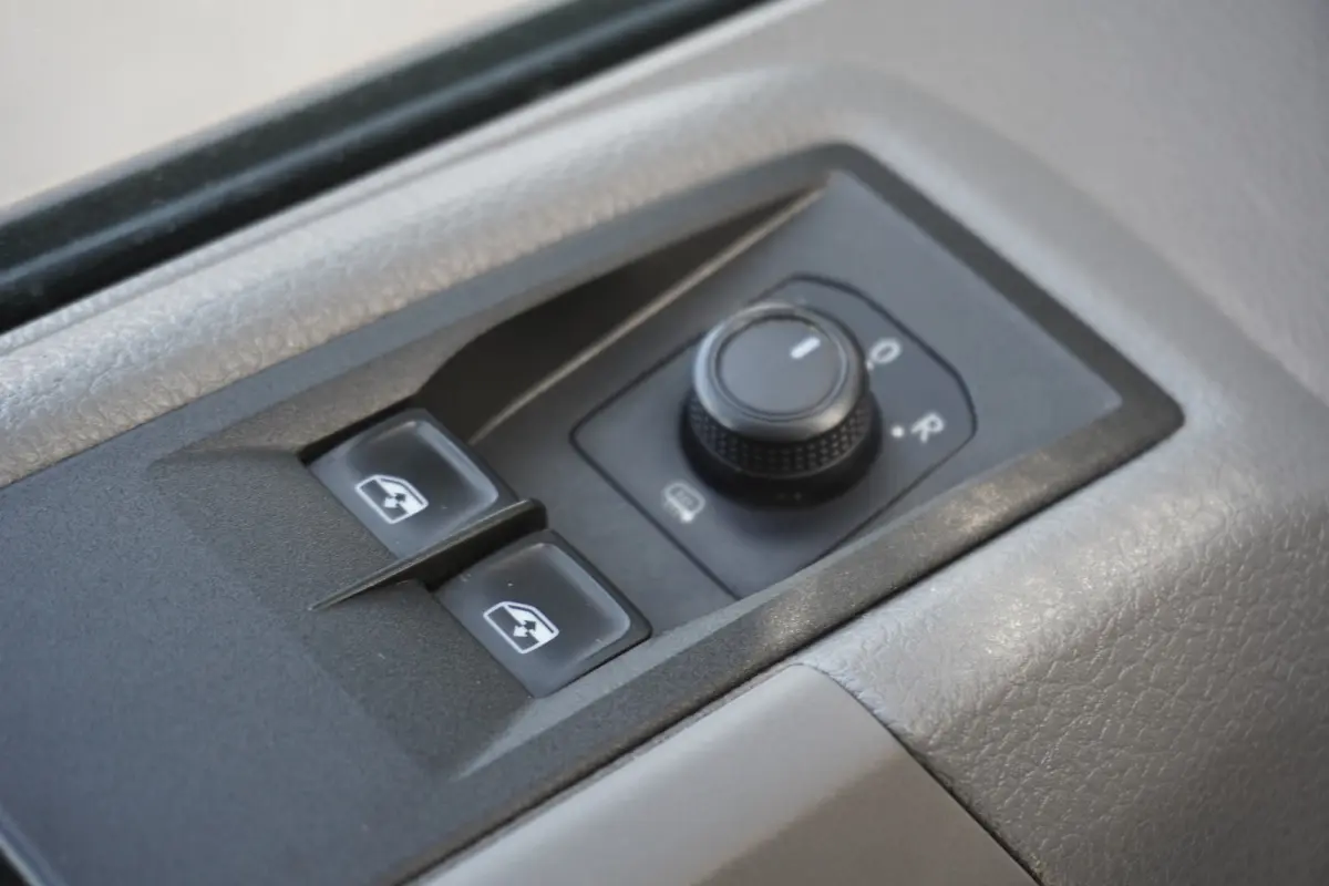 163pk Automaat Kipper Dubbellucht N1 Cruise control Apple Carplay Camera 3500kg Trekgewicht Trekhaak