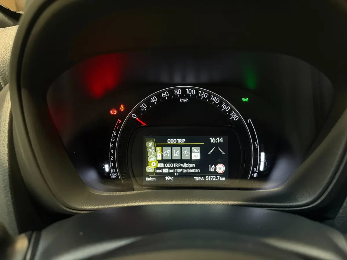 1.0 VVT-i MT Playi|Carplay|Camera| Airco|Acc|