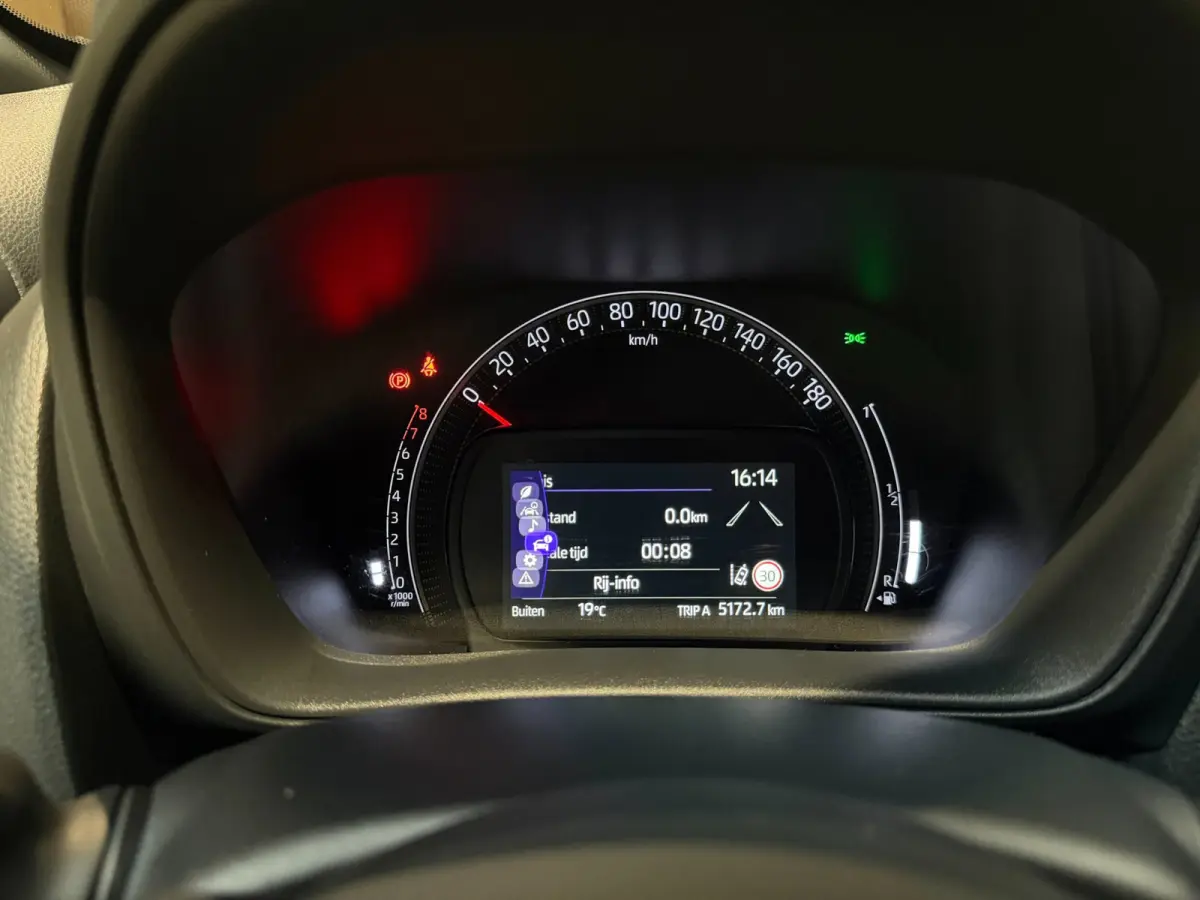 1.0 VVT-i MT Playi|Carplay|Camera| Airco|Acc|