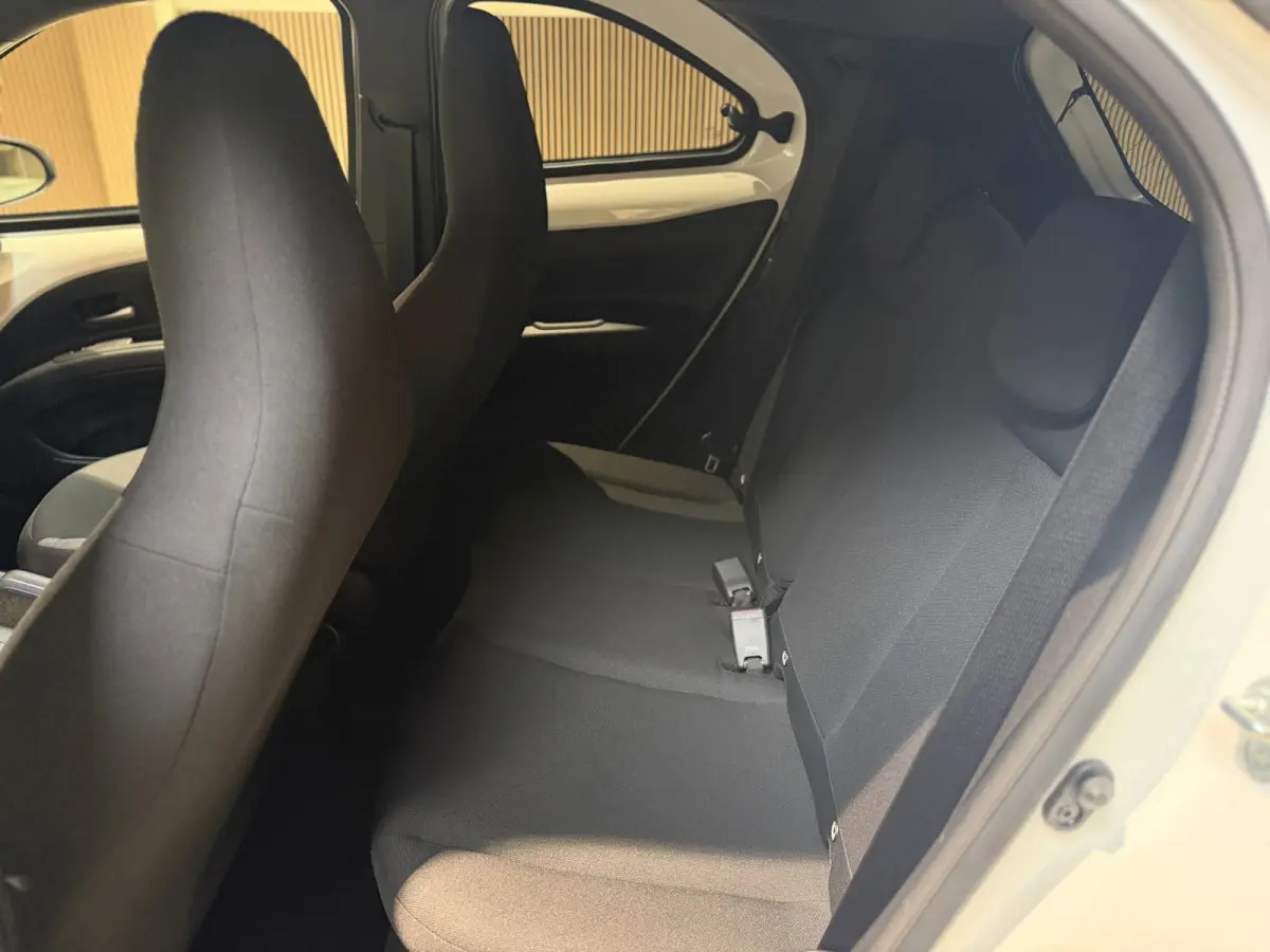 1.0 VVT-i MT Playi|Carplay|Camera| Airco|Acc|