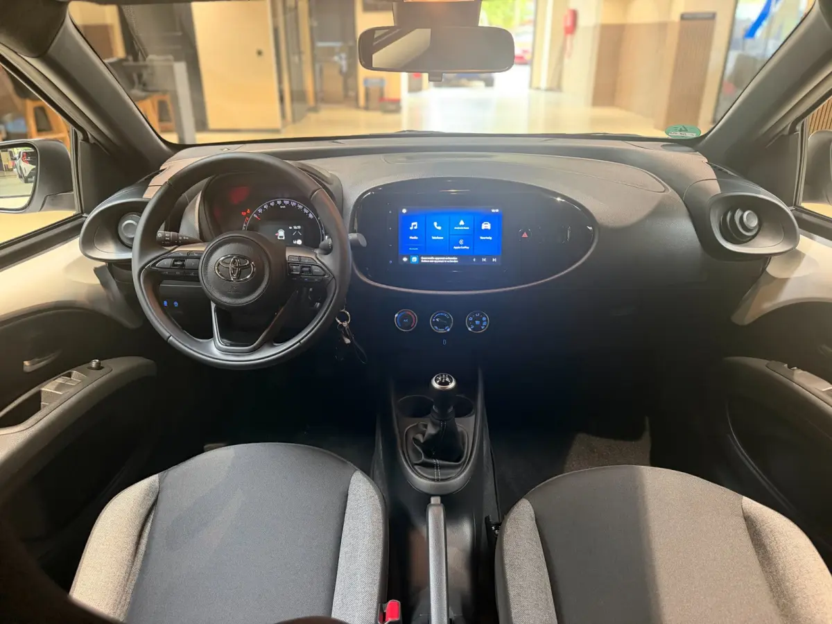 1.0 VVT-i MT Playi|Carplay|Camera| Airco|Acc|