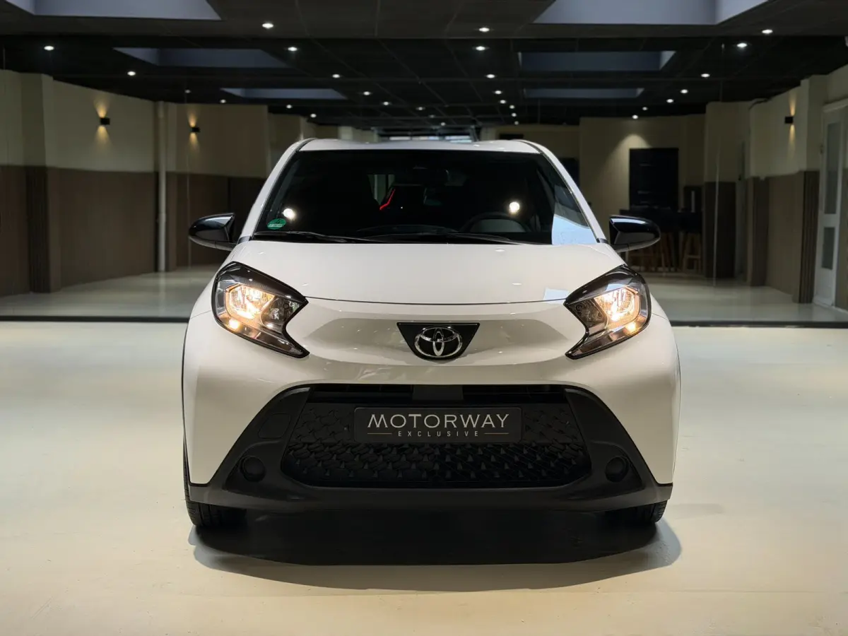 1.0 VVT-i MT Playi|Carplay|Camera| Airco|Acc|