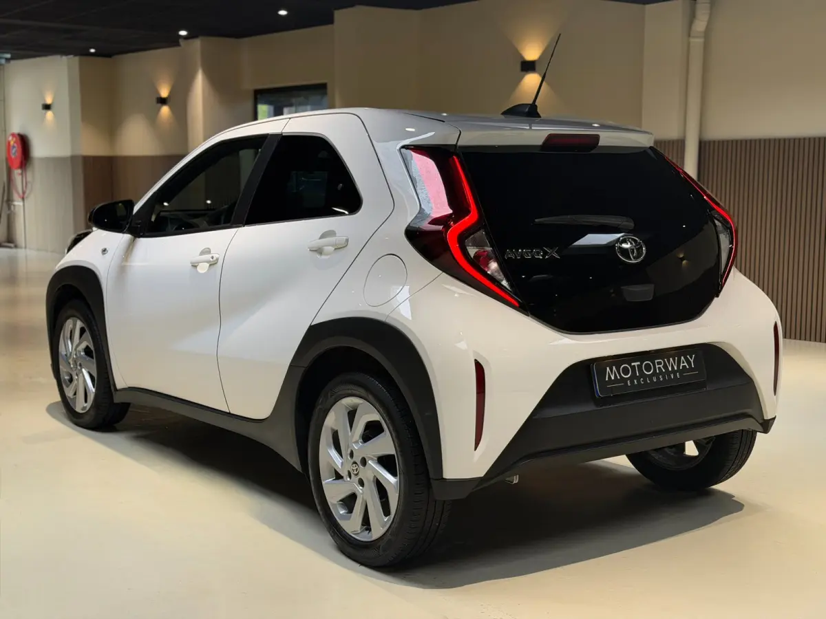 1.0 VVT-i MT Playi|Carplay|Camera| Airco|Acc|