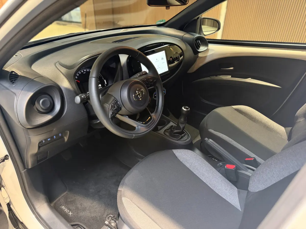 1.0 VVT-i MT Playi|Carplay|Camera| Airco|Acc|