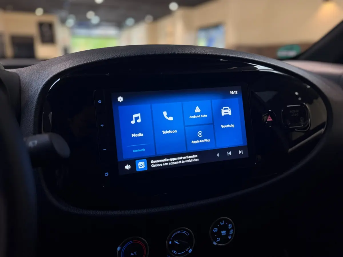 1.0 VVT-i MT Playi|Carplay|Camera| Airco|Acc|