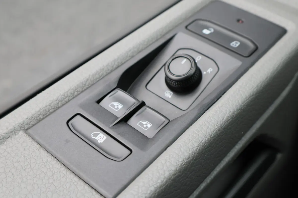 2.0 TDI DSG L2H1 Leer,