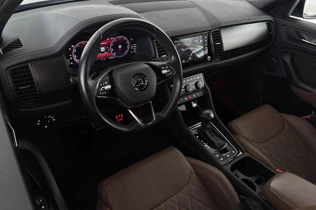 1.5 TSI Sportline Business Leder 20"Velgen Camera Carplay Trekhaak