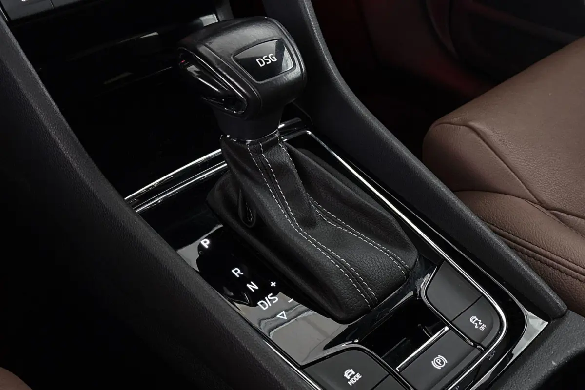 1.5 TSI Sportline Business Leder 20"Velgen Camera Carplay Trekhaak