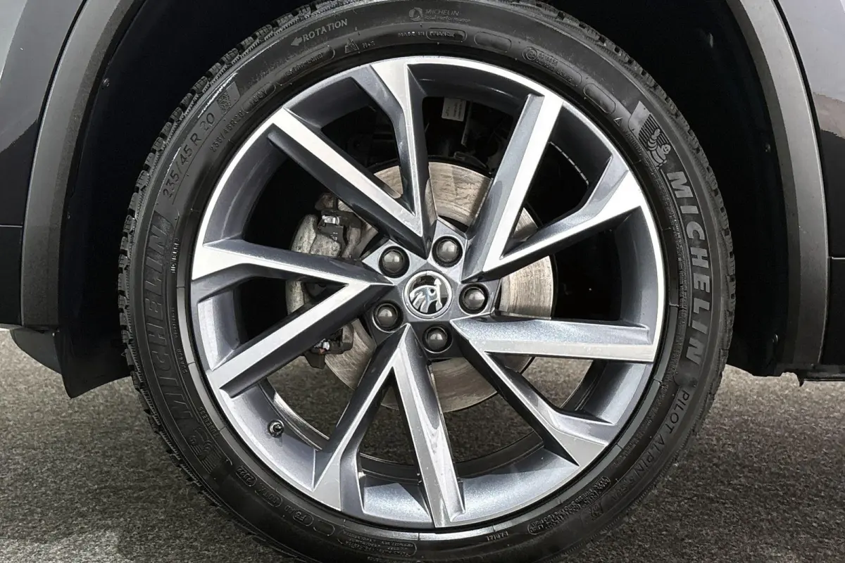 1.5 TSI Sportline Business Leder 20"Velgen Camera Carplay Trekhaak