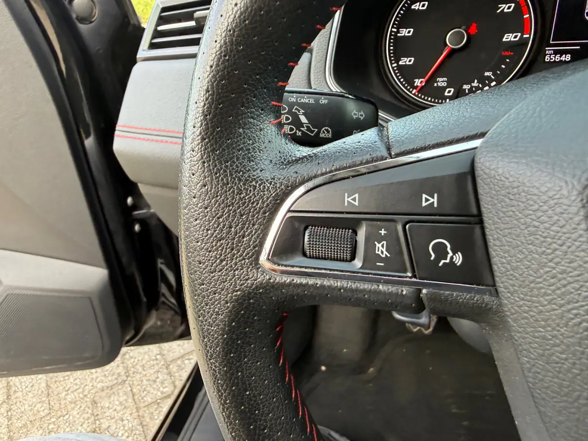 1.0 TSI FR CARPLAY I UNIEKE KM STAND I PDC I CRUISE I CLIMA I MOOI
