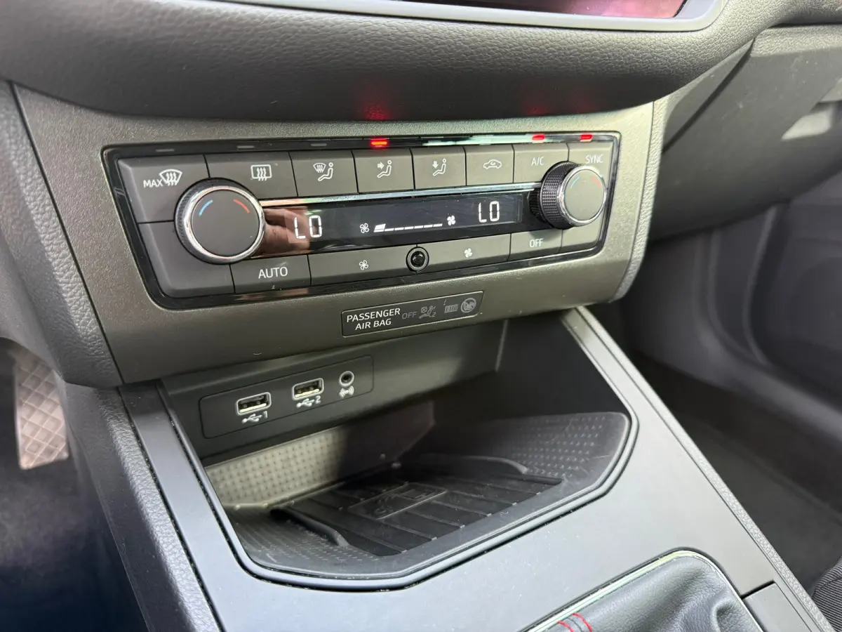 1.0 TSI FR CARPLAY I UNIEKE KM STAND I PDC I CRUISE I CLIMA I MOOI