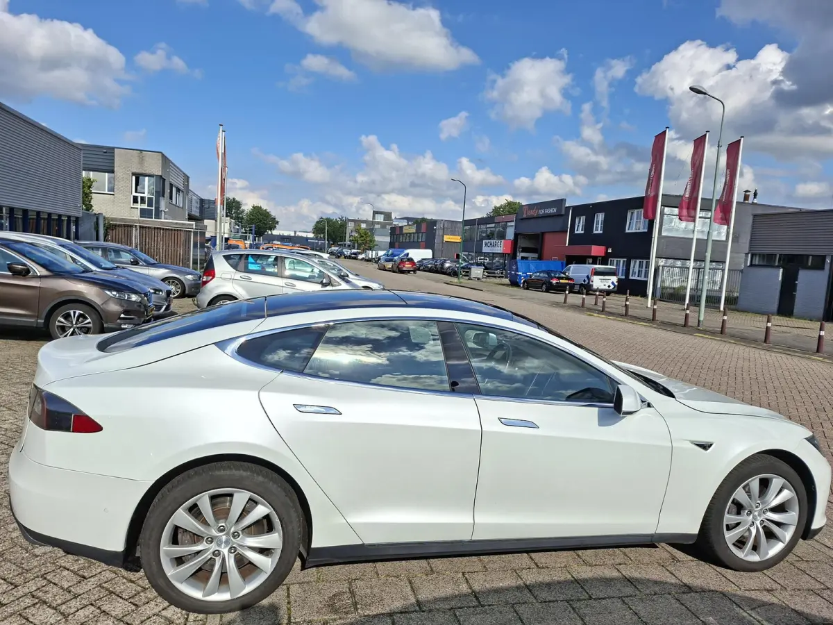 70D Free supercharge Autopilot Panodak Camera Navigatie NAP Leer Luchtvering