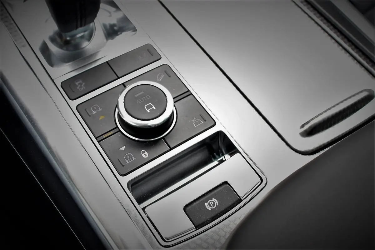 P400e HSE Hybrid Dynamic Leder Schuif / kantel / Panorama dak Meridian sound system Camera Electrisch bedienbare achterklep Standkachel