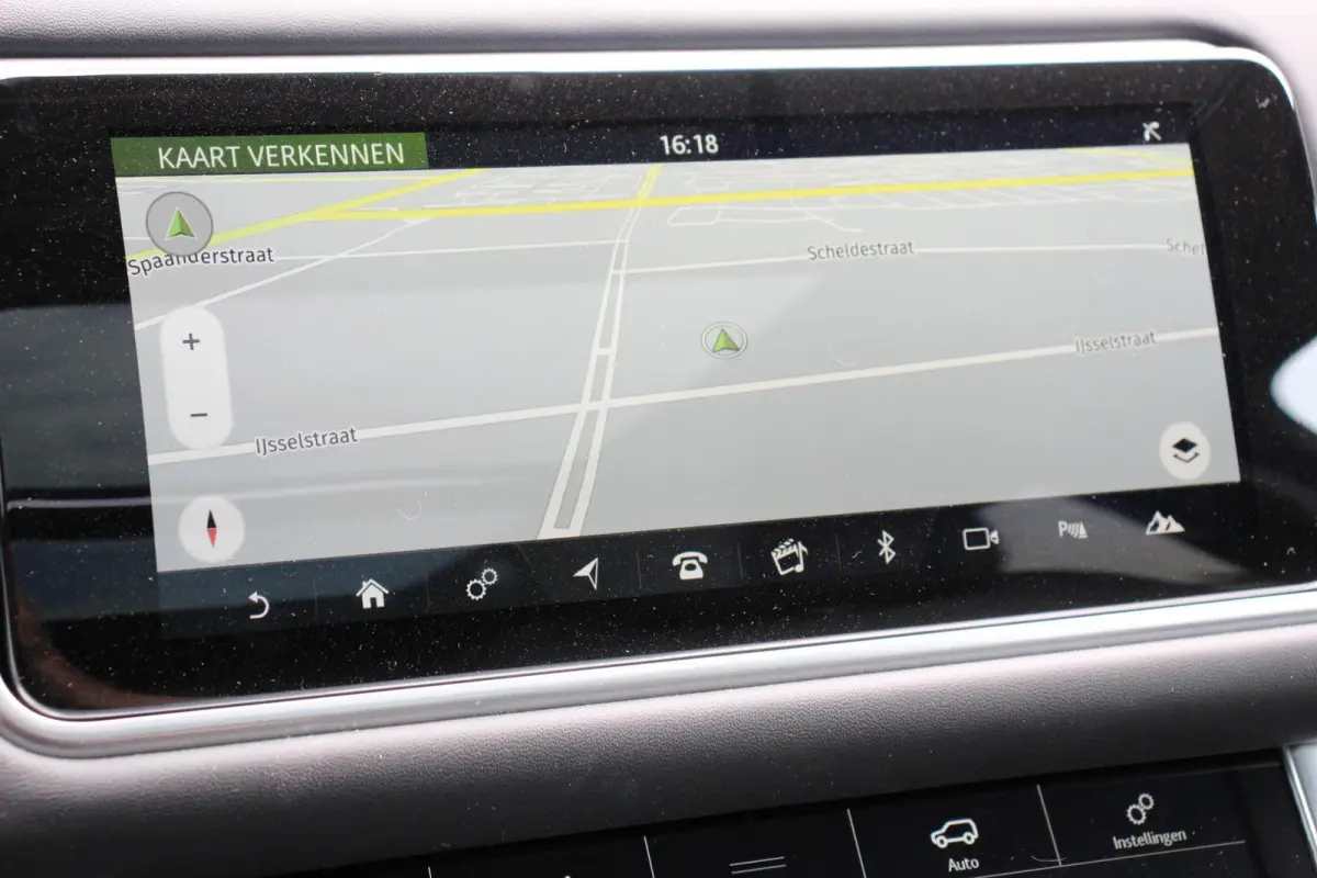 P400e HSE Hybrid Dynamic Leder Schuif / kantel / Panorama dak Meridian sound system Camera Electrisch bedienbare achterklep Standkachel