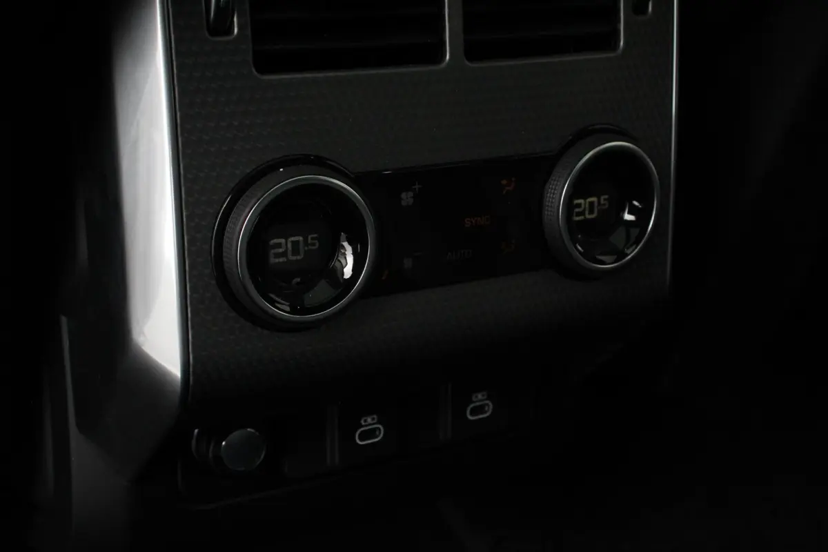 P400e HSE Hybrid Dynamic Leder Schuif / kantel / Panorama dak Meridian sound system Camera Electrisch bedienbare achterklep Standkachel