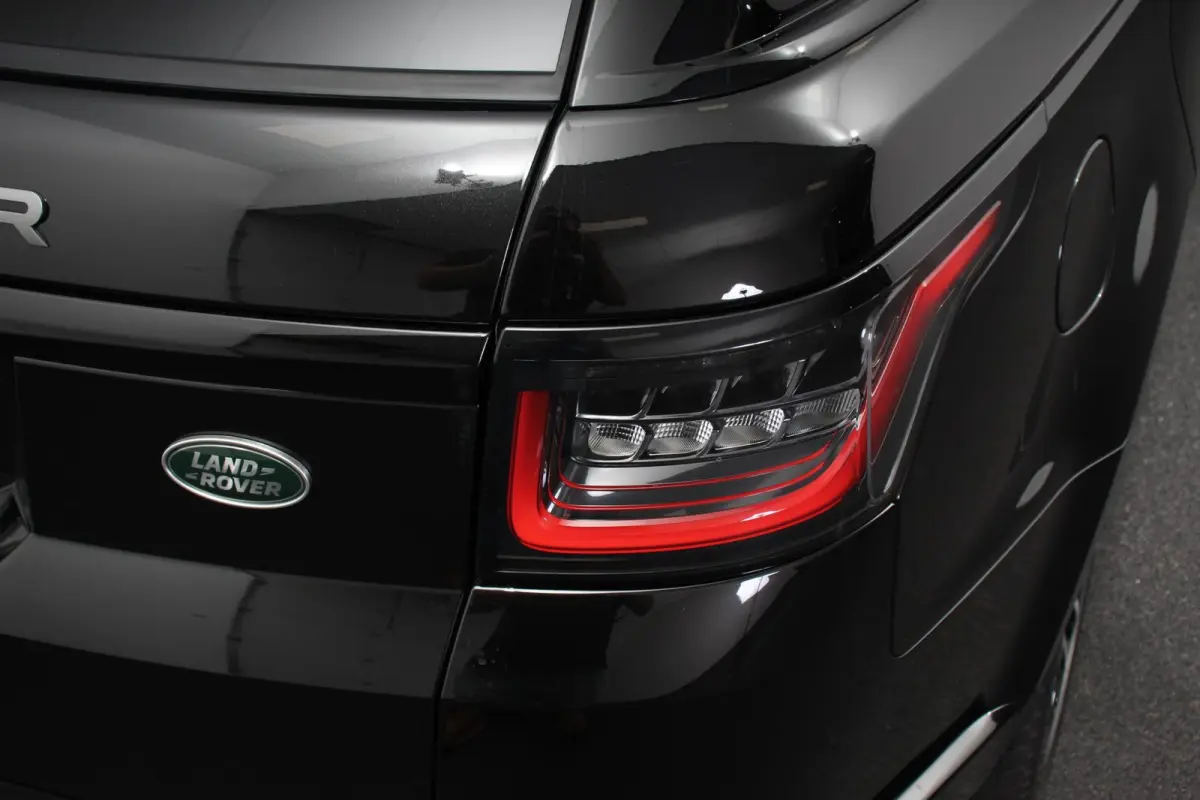 P400e HSE Hybrid Dynamic Leder Schuif / kantel / Panorama dak Meridian sound system Camera Electrisch bedienbare achterklep Standkachel