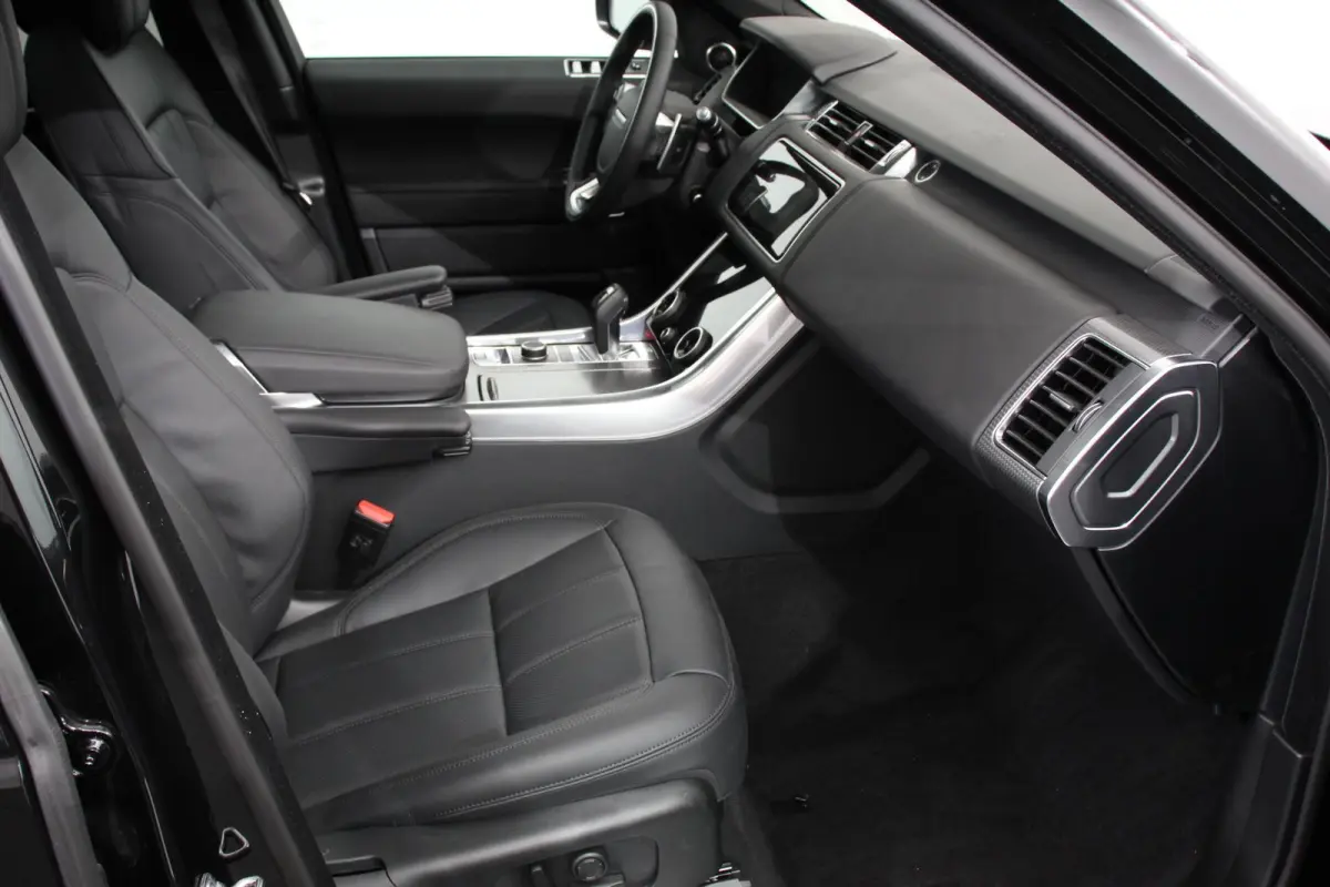 P400e HSE Hybrid Dynamic Leder Schuif / kantel / Panorama dak Meridian sound system Camera Electrisch bedienbare achterklep Standkachel