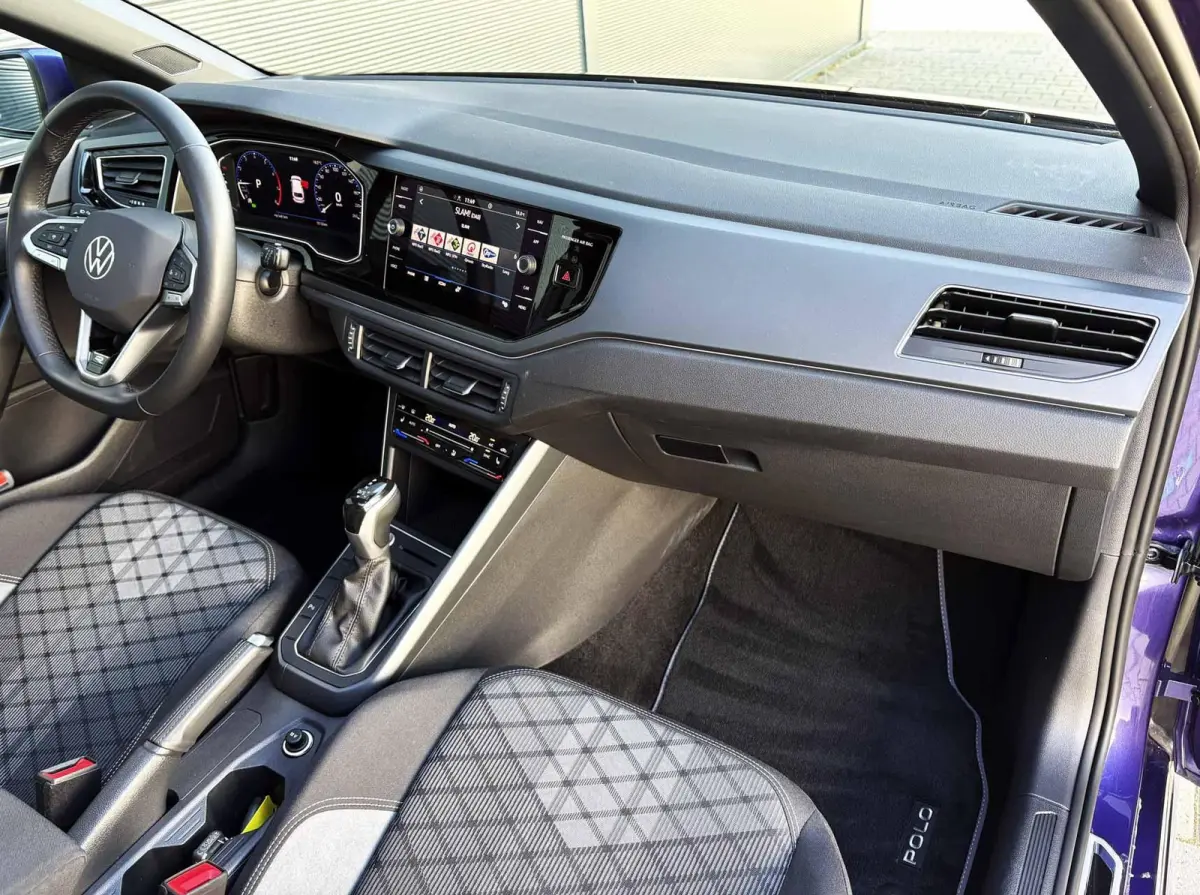 1.0 TSI 95pk DSG R-Line | Panoramadak | IQ light | Camera