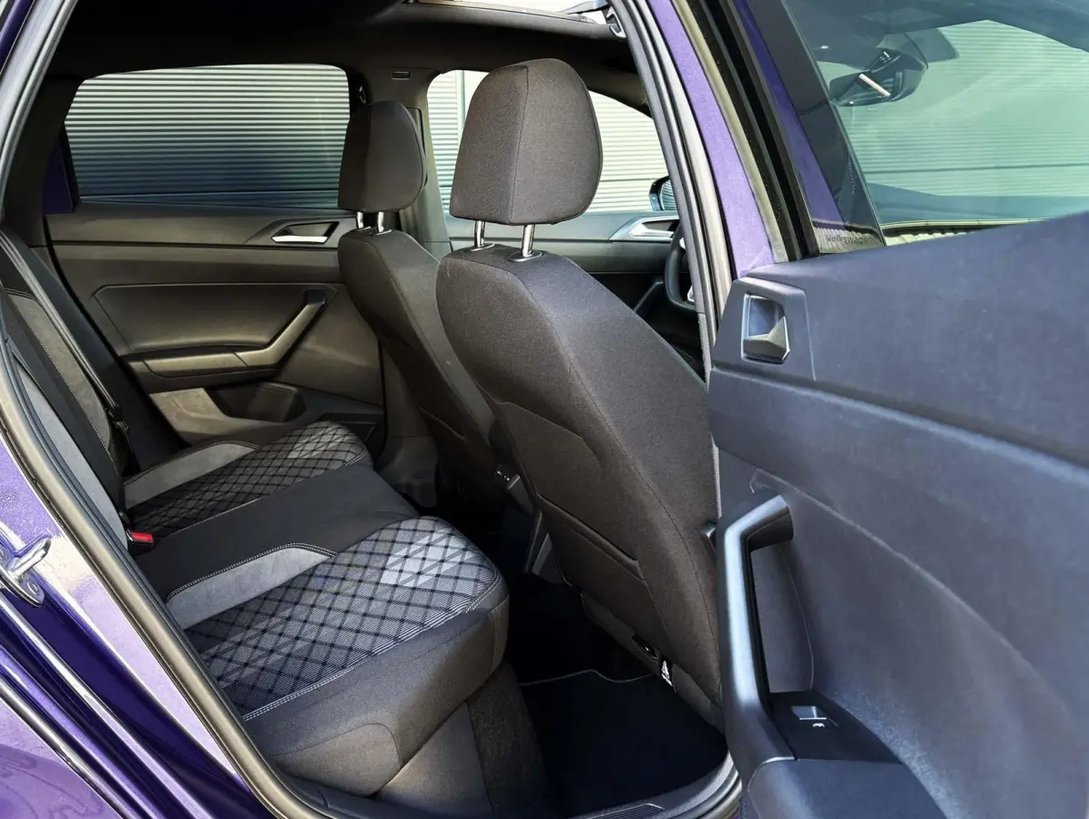 1.0 TSI 95pk DSG R-Line | Panoramadak | IQ light | Camera