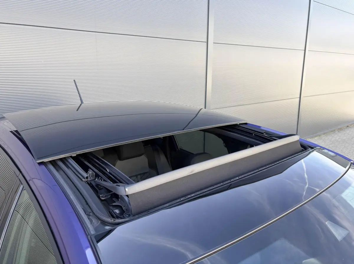 1.0 TSI 95pk DSG R-Line | Panoramadak | IQ light | Camera