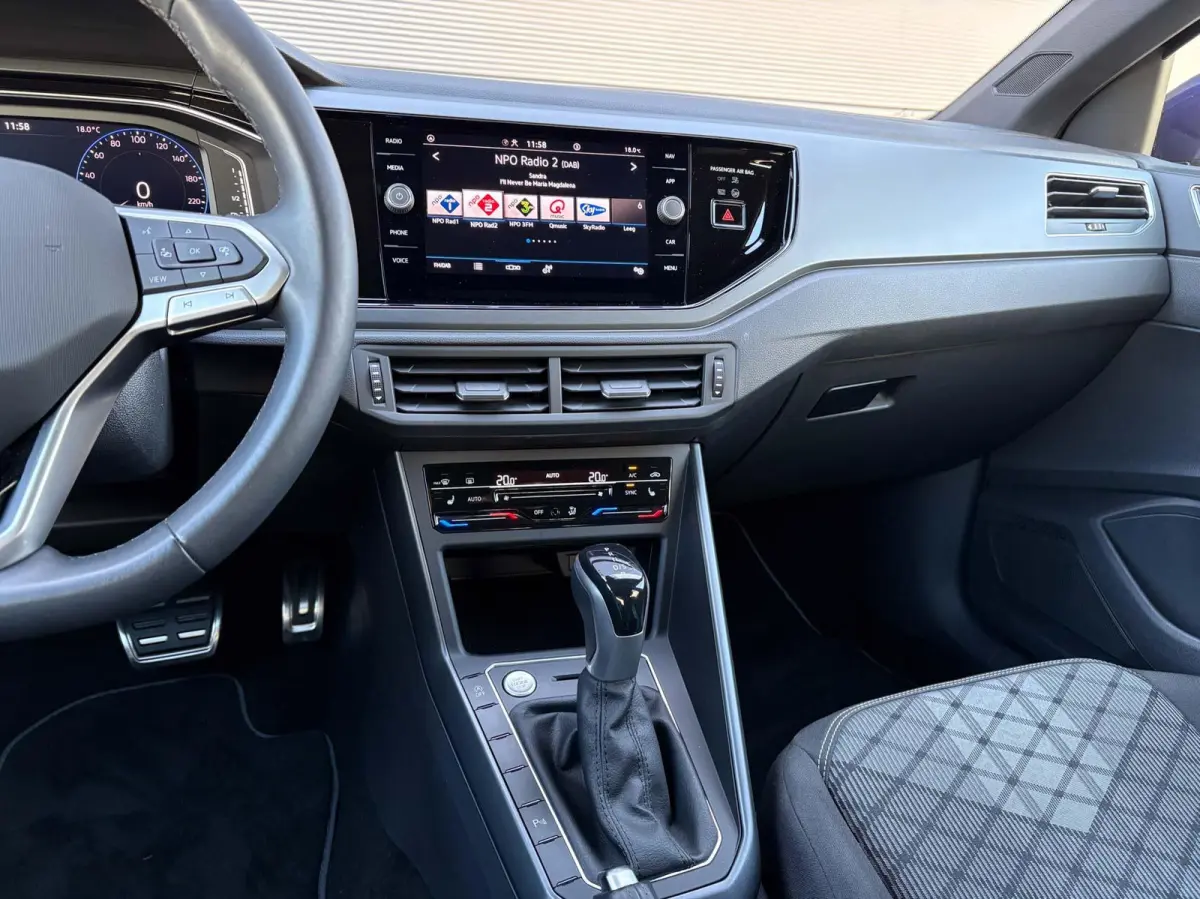 1.0 TSI 95pk DSG R-Line | Panoramadak | IQ light | Camera