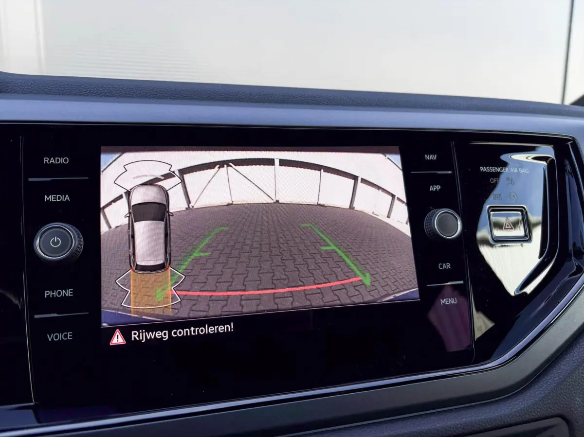 1.0 TSI 95pk DSG R-Line | Panoramadak | IQ light | Camera