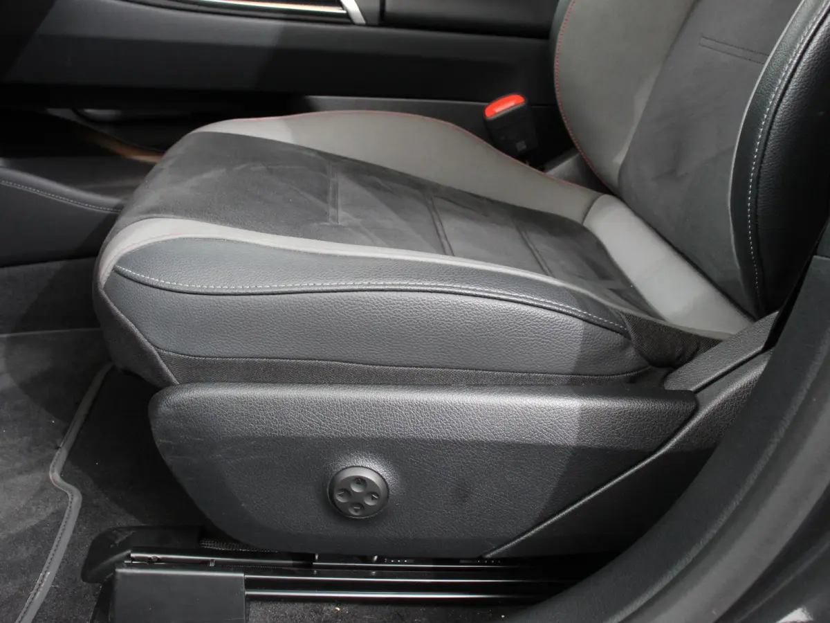 350 AMG Line Edition Advanced Plus 292 kWh Climate control Adaptieve cruise control Parkeersensoren Achteruitrijcamera Sfeerverlichting Stoelverwarming Keyless LED Navigatie