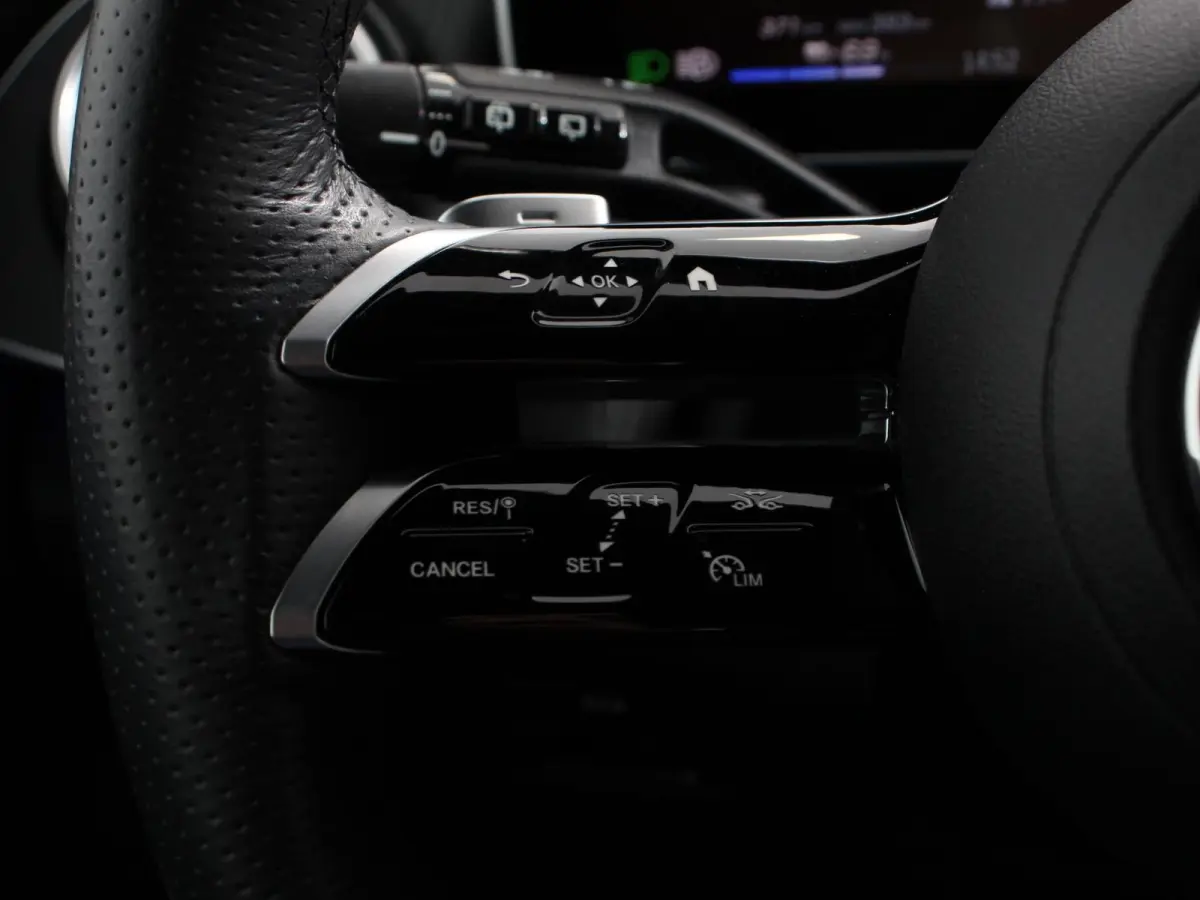 350 AMG Line Edition Advanced Plus 292 PK 4matic Climate control Adaptieve cruise control Parkeersensoren Achteruitrijcamera Sfeerverlichting Stoelverwarming Keyless LED Navigatie