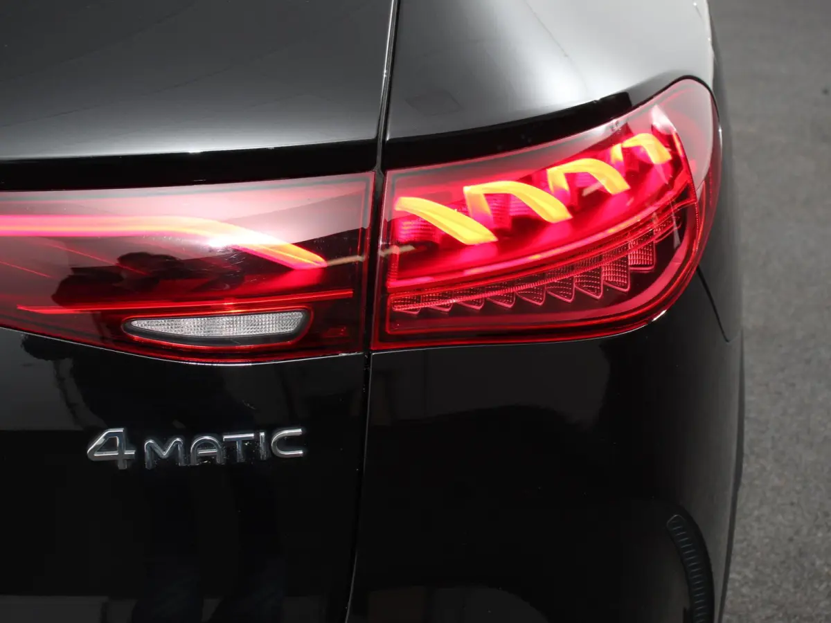 350 AMG Line Edition Advanced Plus 292 PK 4matic Climate control Adaptieve cruise control Parkeersensoren Achteruitrijcamera Sfeerverlichting Stoelverwarming Keyless LED Navigatie