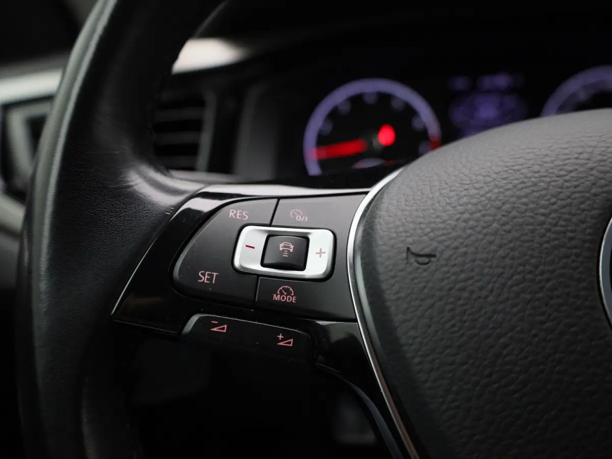 1.0 TSI R-Line Edition