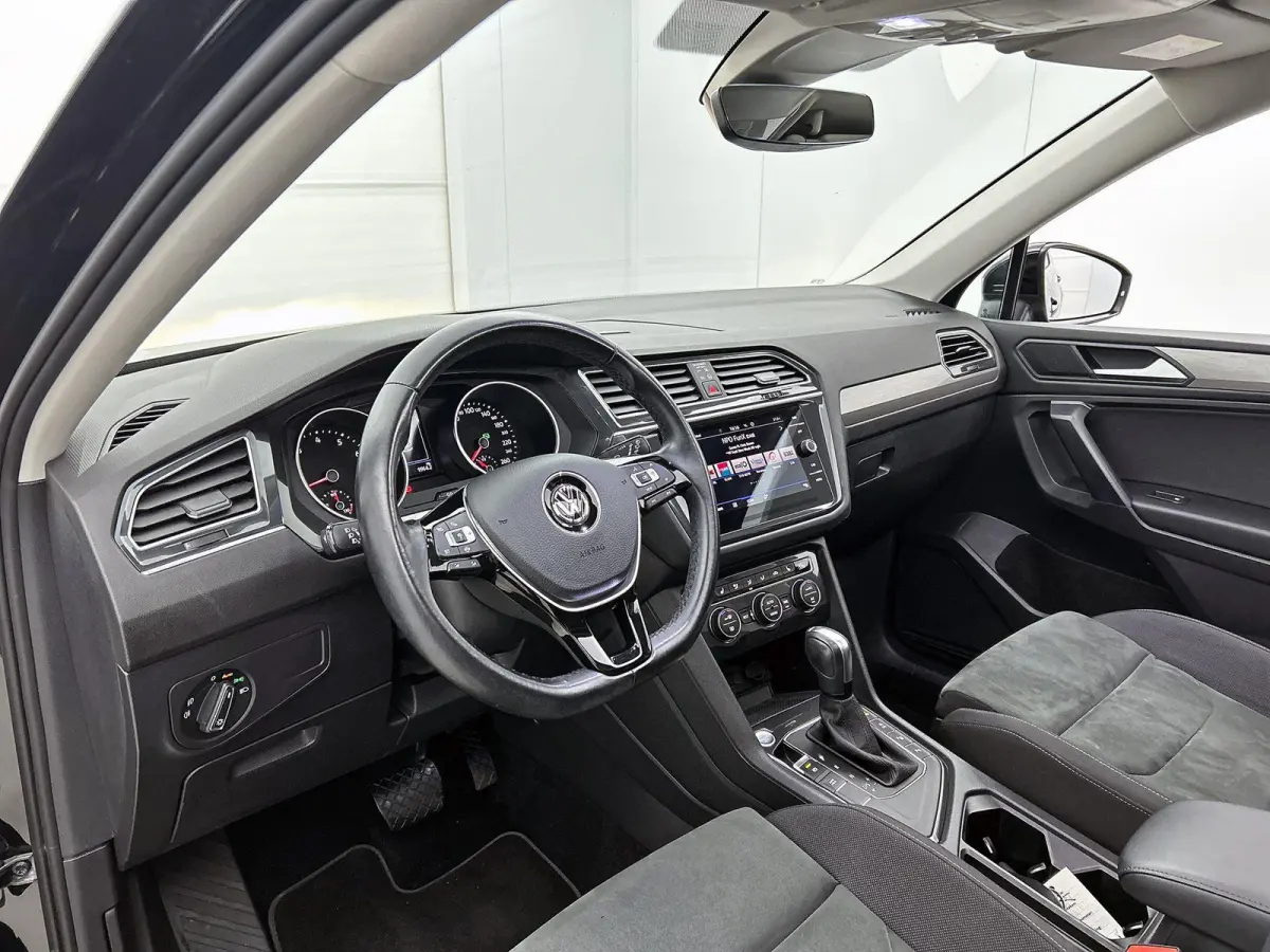 1.5 TSI Comfortline Business 150 PK | Automaat | Navigatie | Panoramadak | Parkeercamera | Stoelmassage | Stoelverwarming | Climate Control | Apple Carplay | Android Auto | Adaptive Cruise C