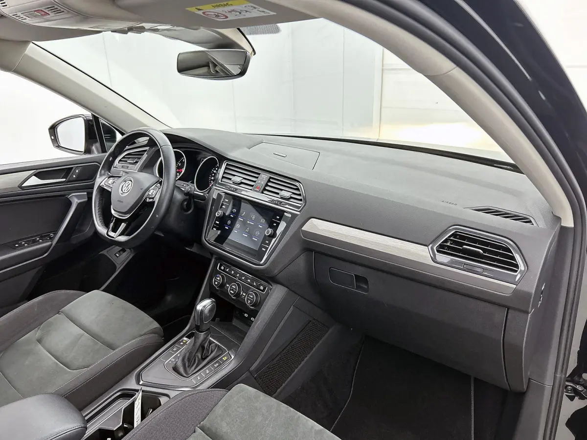 1.5 TSI Comfortline Business 150 PK | Automaat | Navigatie | Panoramadak | Parkeercamera | Stoelmassage | Stoelverwarming | Climate Control | Apple Carplay | Android Auto | Adaptive Cruise C