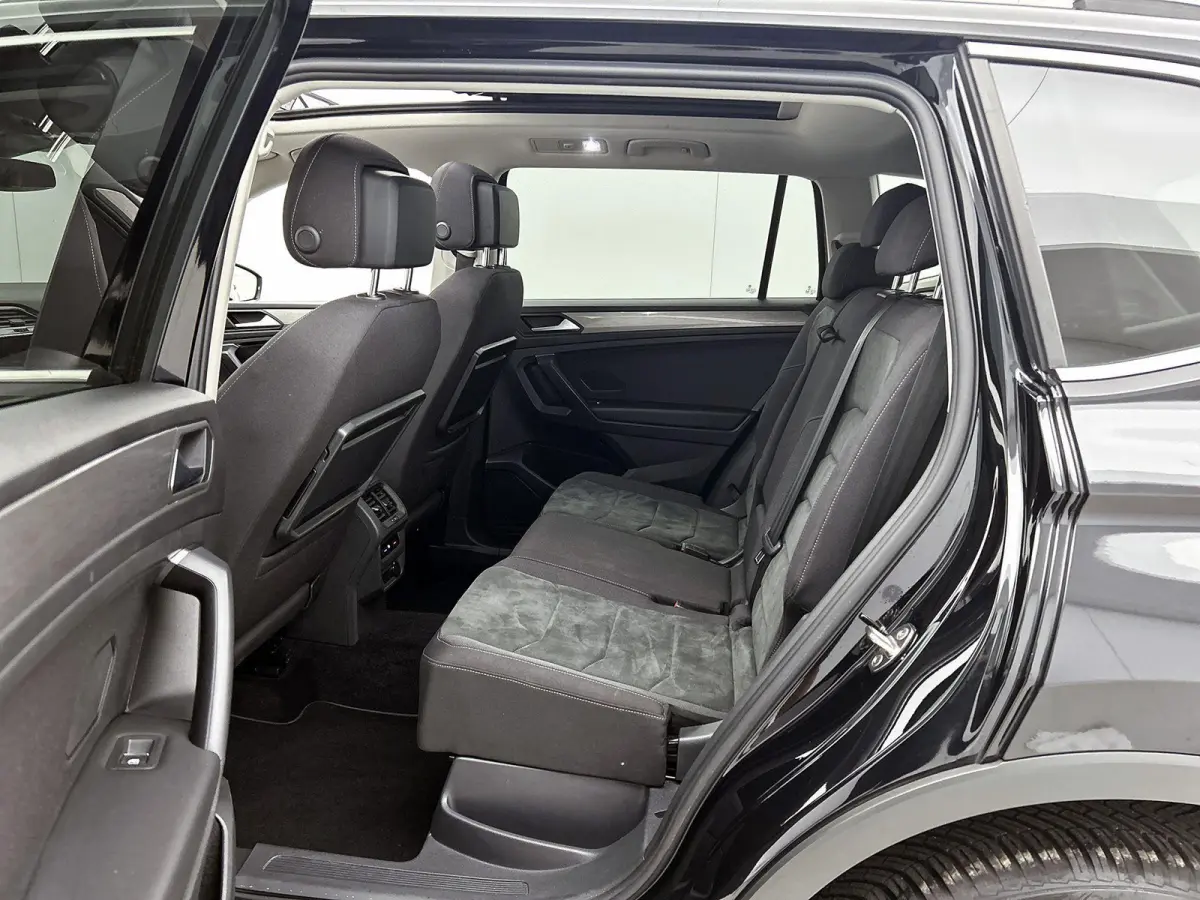 1.5 TSI Comfortline Business 150 PK | Automaat | Navigatie | Panoramadak | Parkeercamera | Stoelmassage | Stoelverwarming | Climate Control | Apple Carplay | Android Auto | Adaptive Cruise C