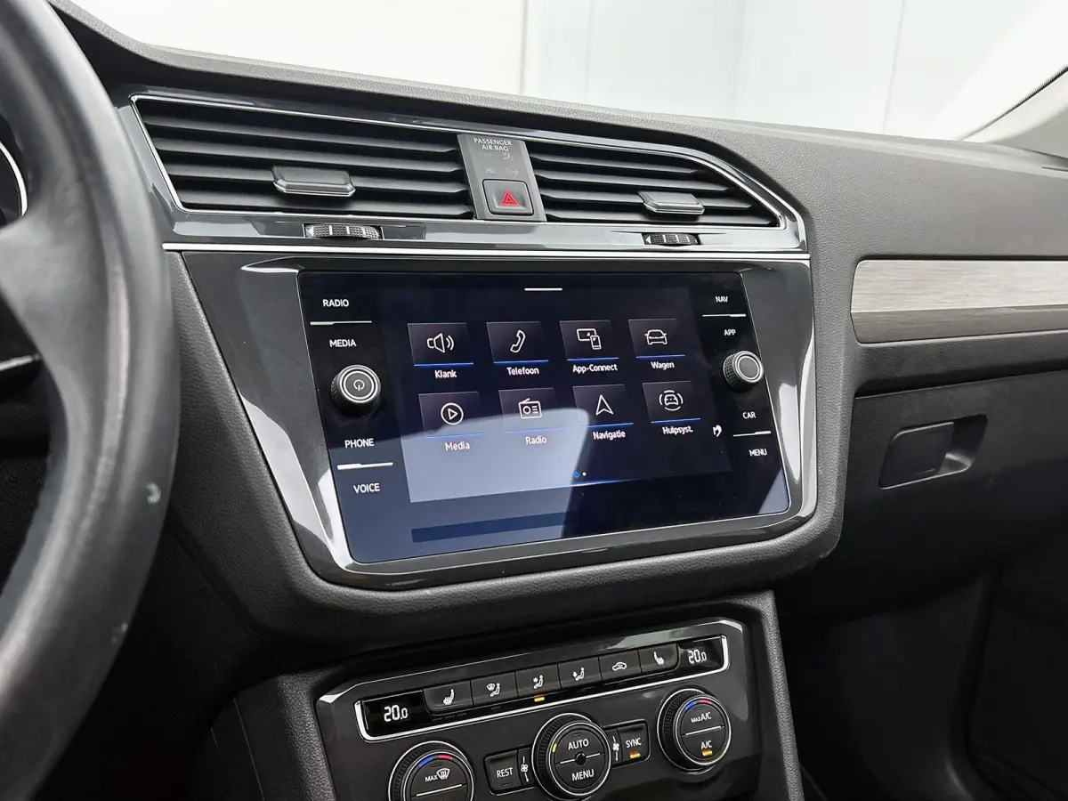 1.5 TSI Comfortline Business 150 PK | Automaat | Navigatie | Panoramadak | Parkeercamera | Stoelmassage | Stoelverwarming | Climate Control | Apple Carplay | Android Auto | Adaptive Cruise C