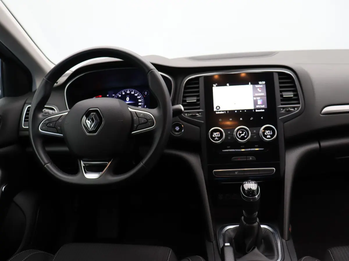 1.3 TCe Business Zen | Voor en achter parkeersensoren | Achteruitrijcamera | Climate Control | Navigatie | 1e eigenaar |