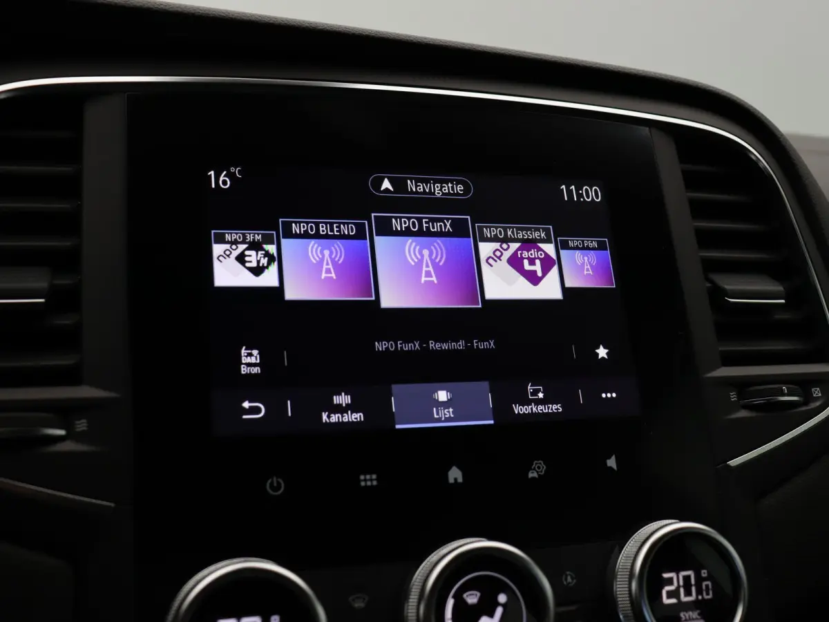 1.3 TCe Business Zen | Voor en achter parkeersensoren | Achteruitrijcamera | Climate Control | Navigatie | 1e eigenaar |