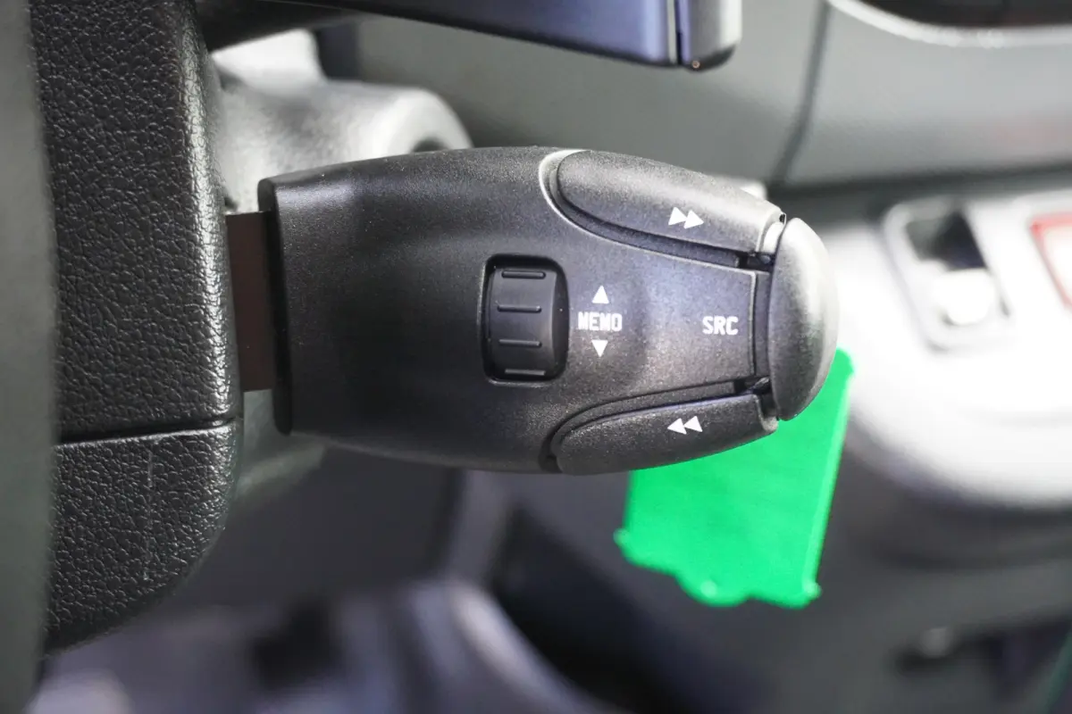 100pk Euro6 Automaat Trekhaak Camera Cruise control Climate control Airco