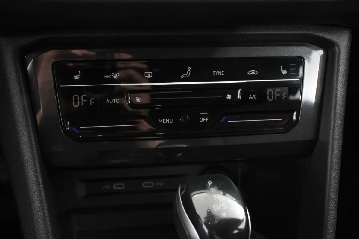 1.5 TSI 150pk DSG Life 7p. Navigatie Climate Control Adaptieve cruise control Achteruitrijcamera Trekhaak Virtual Cockpit Elektrische achterklep Stoelverwarming Led Lichtmetalen velgen Parke