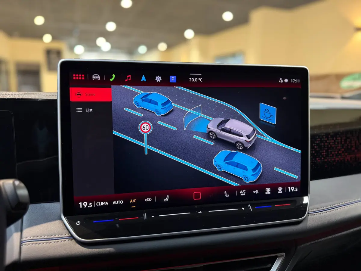 1.5 eTSI R-Line|Keyless|360 camera|Sfeer|Stoel Verwarming|