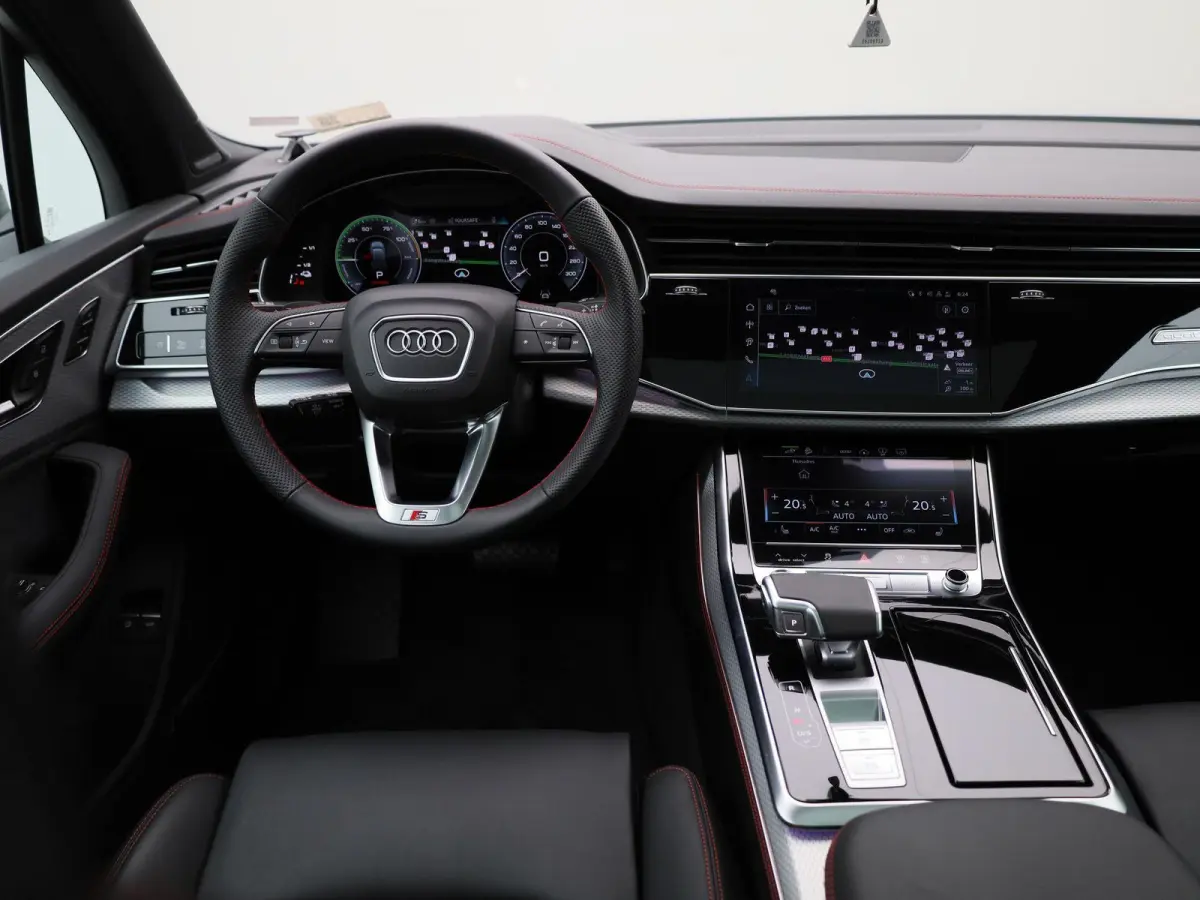 60 TFSI e quattro Pro Line S Competition 490 PK l Adaptive cruise control l Glazen panoramadak l Bang & Olufsen Advanced 3D l Dodehoekdetectie l 360 graden camera l Luchtvering l Stoelverwar