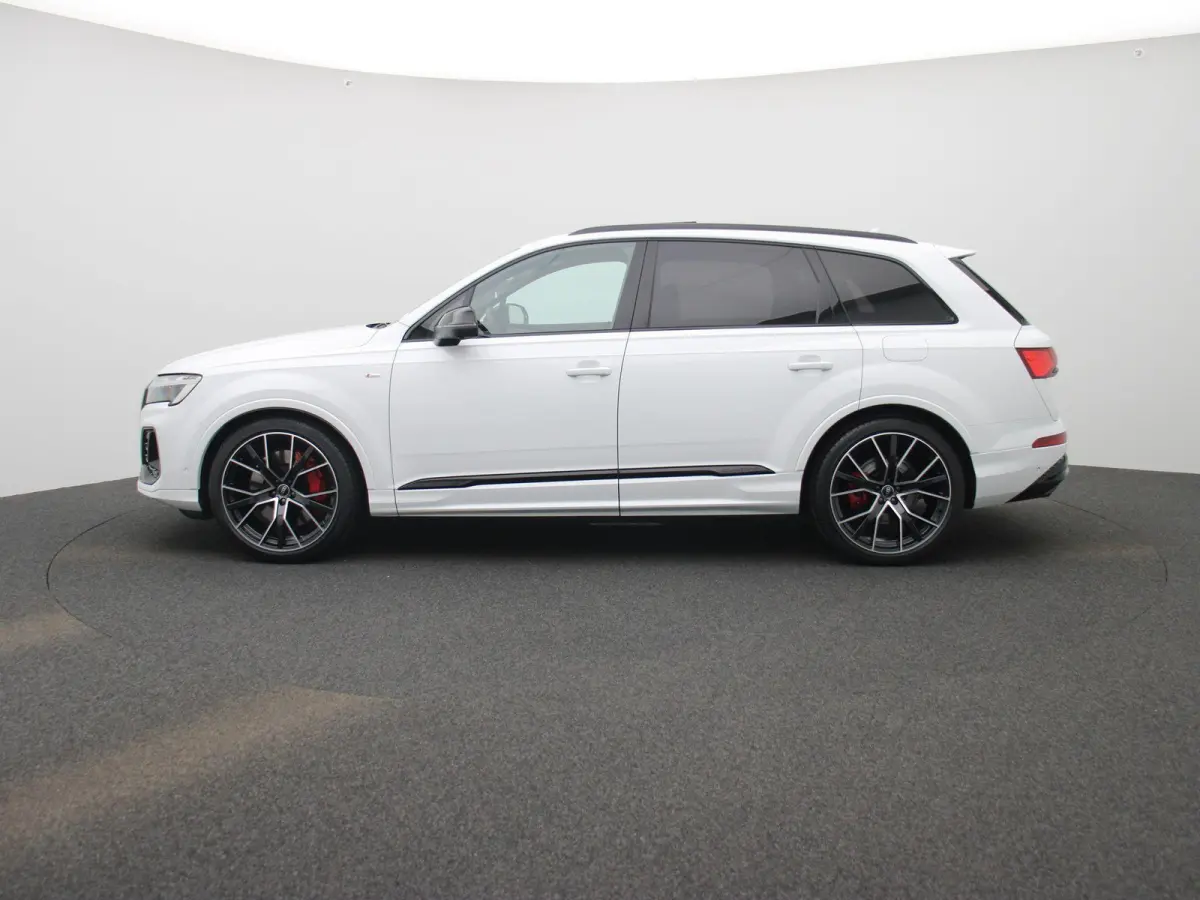 60 TFSI e quattro Pro Line S Competition 490 PK l Adaptive cruise control l Glazen panoramadak l Bang & Olufsen Advanced 3D l Dodehoekdetectie l 360 graden camera l Luchtvering l Stoelverwar