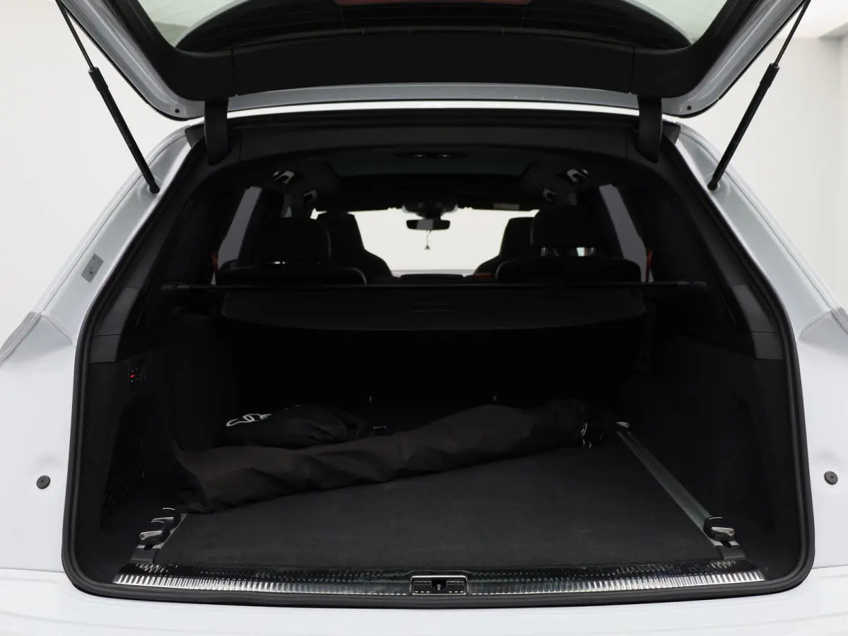 60 TFSI e quattro Pro Line S Competition 490 PK l Adaptive cruise control l Glazen panoramadak l Bang & Olufsen Advanced 3D l Dodehoekdetectie l 360 graden camera l Luchtvering l Stoelverwar