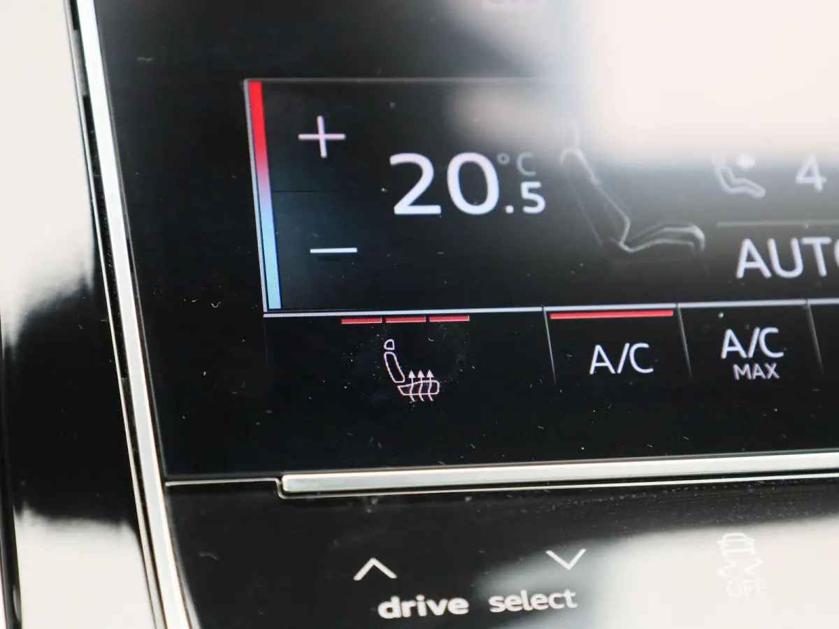 60 TFSI e quattro Pro Line S Competition 490 PK l Adaptive cruise control l Glazen panoramadak l Bang & Olufsen Advanced 3D l Dodehoekdetectie l 360 graden camera l Luchtvering l Stoelverwar
