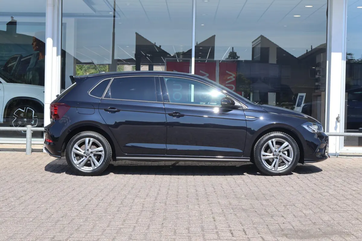 1.0 TSI 95pk R-Line | Adaptive Cruise | PDC | Apple Carplay | Clima