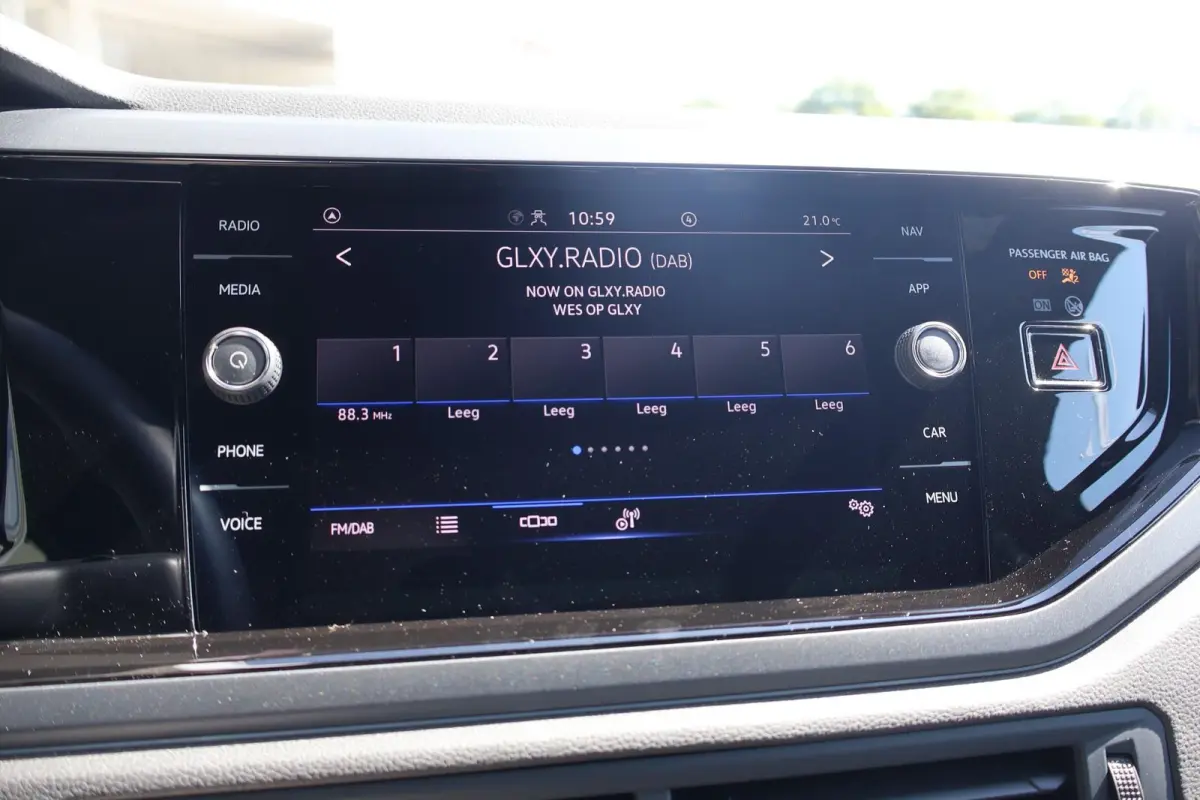 1.0 TSI 95pk R-Line | Adaptive Cruise | PDC | Apple Carplay | Clima