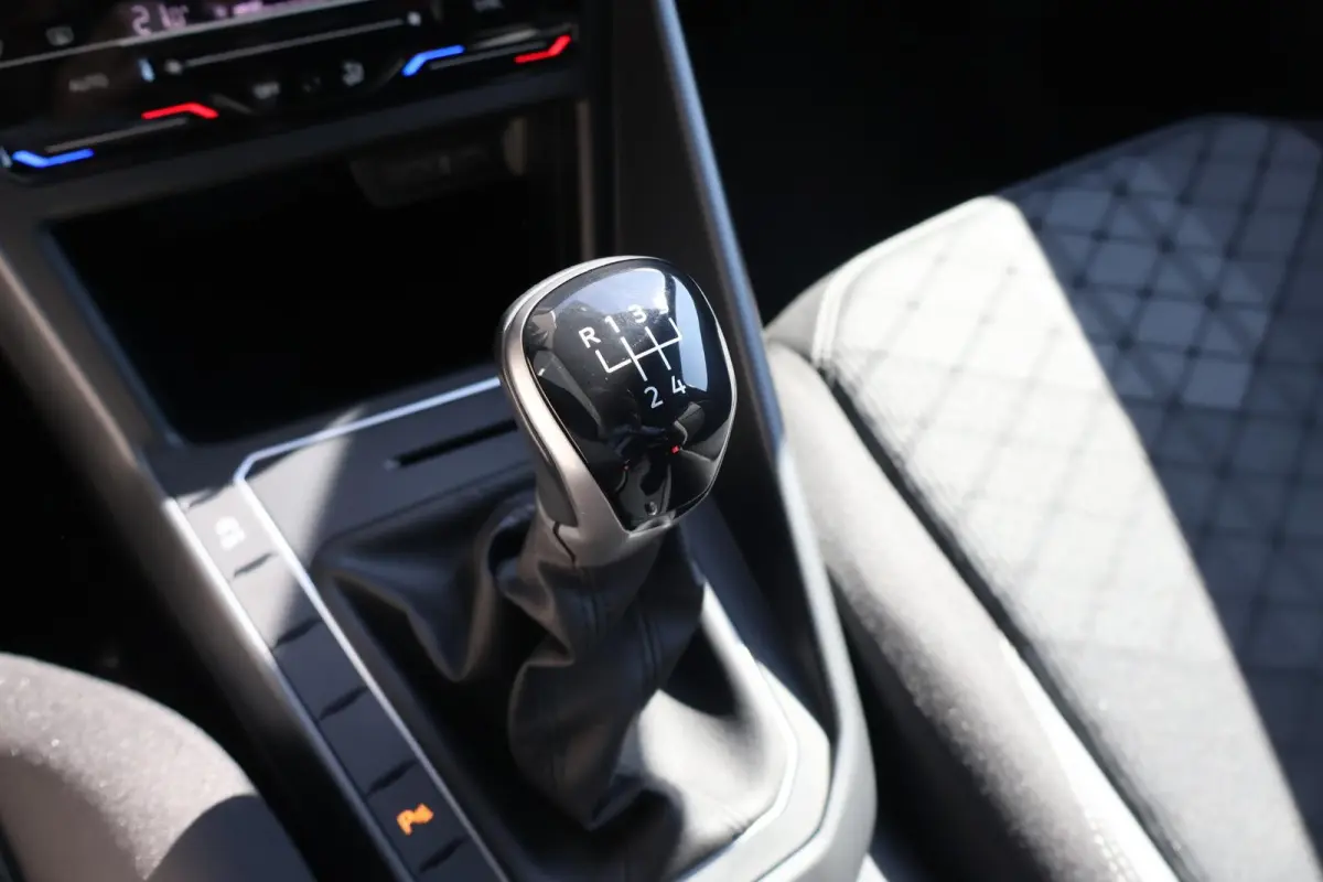 1.0 TSI 95pk R-Line | Adaptive Cruise | PDC | Apple Carplay | Clima